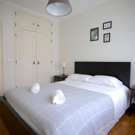 Downtown 3 Bedroom With Balcony - Quiet Street - Family Friendly - Groups Porto Exteriér fotografie