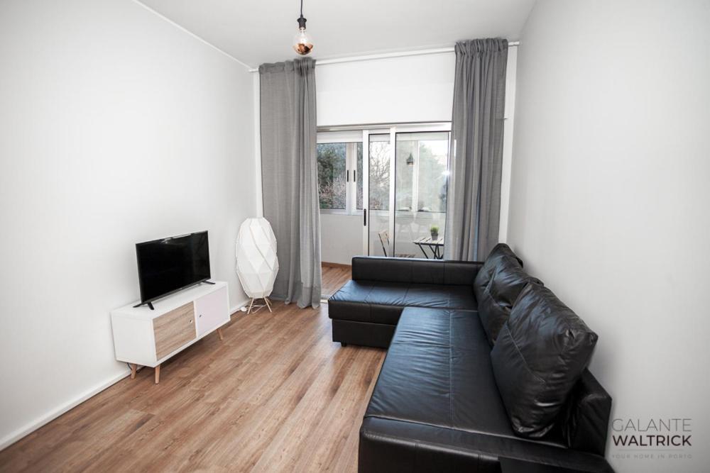 Downtown 3 Bedroom With Balcony - Quiet Street - Family Friendly - Groups Porto Exteriér fotografie