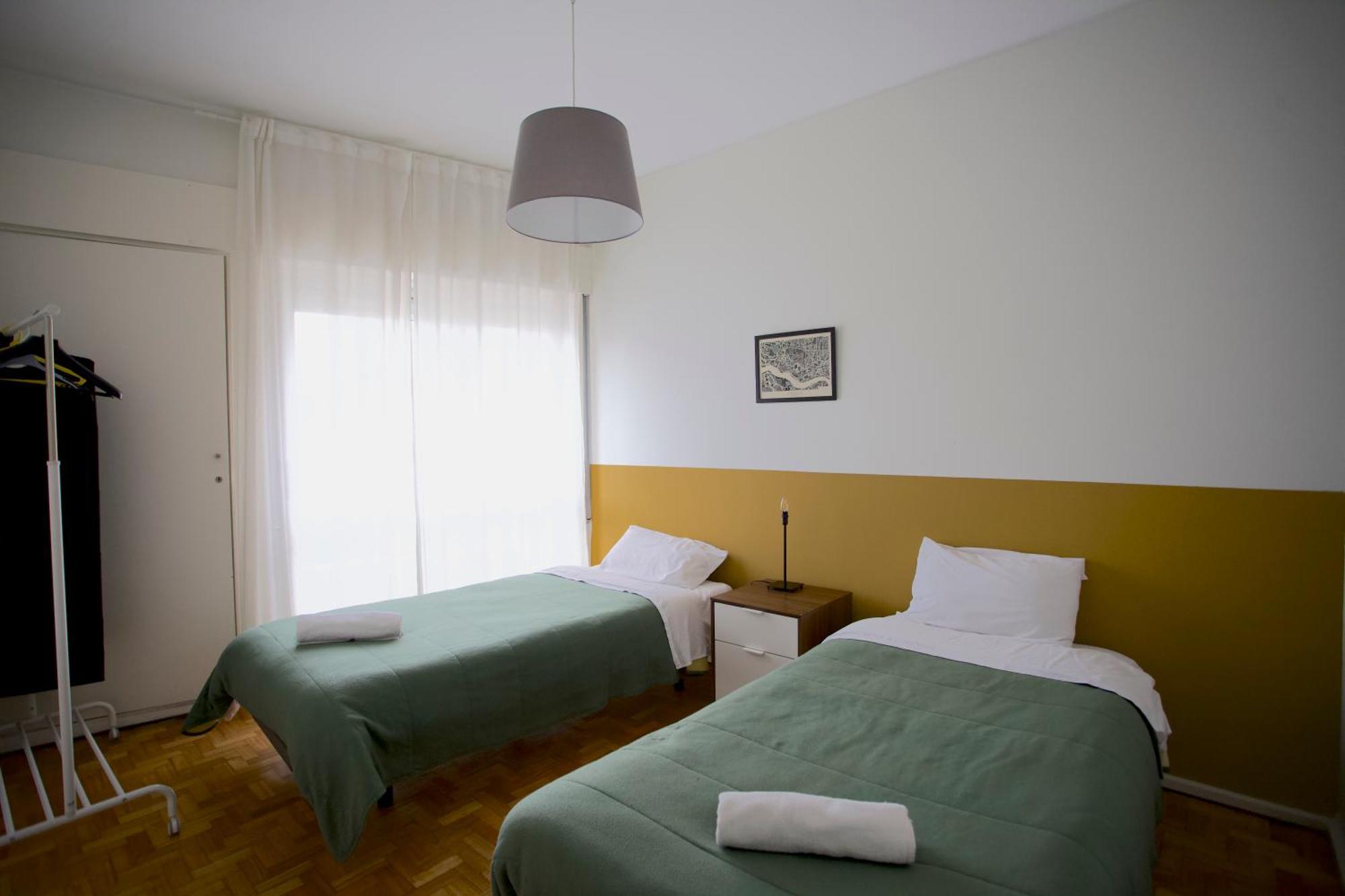 Downtown 3 Bedroom With Balcony - Quiet Street - Family Friendly - Groups Porto Exteriér fotografie