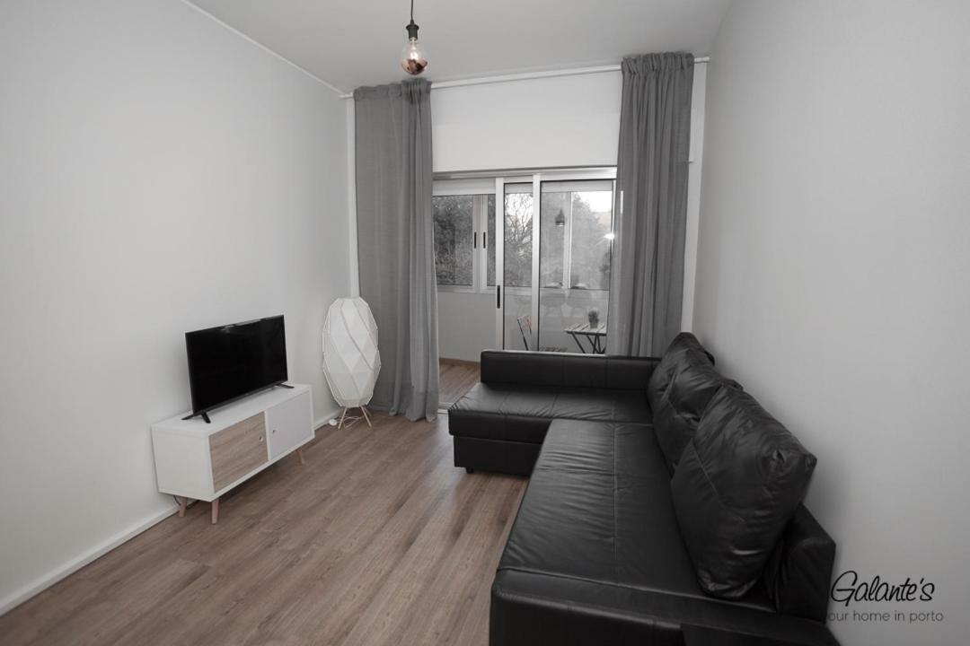 Downtown 3 Bedroom With Balcony - Quiet Street - Family Friendly - Groups Porto Exteriér fotografie